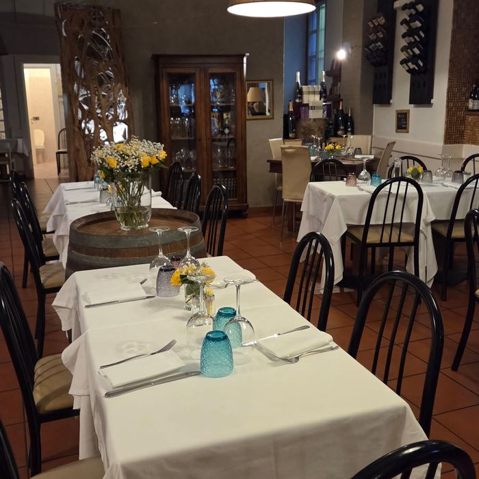 Interno della sala, La Cometa